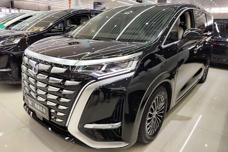 Used Denza D9 2024 DM-i 980 Four-Wheel Drive Flagship Model