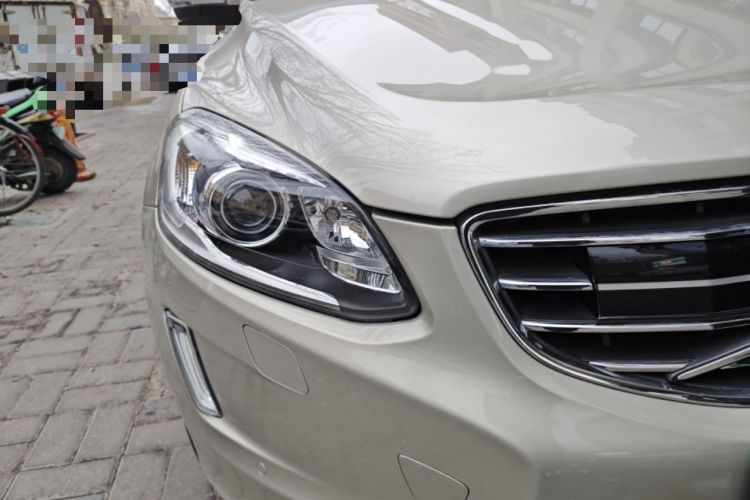 Used Volvo XC60 2017 T5 AWD Smart Range Edition Right Front Headlight