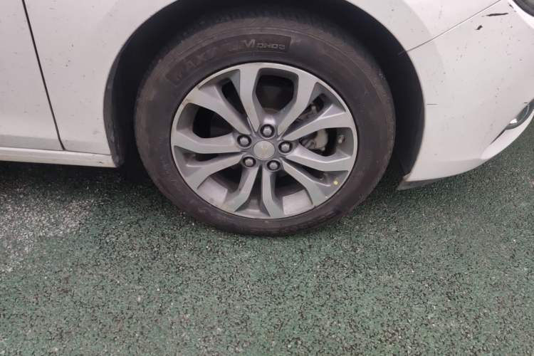 Used Chevrolet Cavalier 2016 1.5L Automatic Xinsong Edition Right Front Wheel Hub