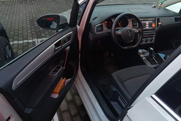 Used Volkswagen Golf Sportsvan 2016 230TSI Automatic Trend Edition Driver Seat