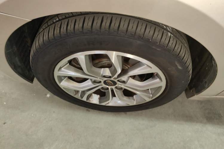 Used Geely Auto Emgrand GT 2016 2.4L Comfort Version Left Front Wheel Hub