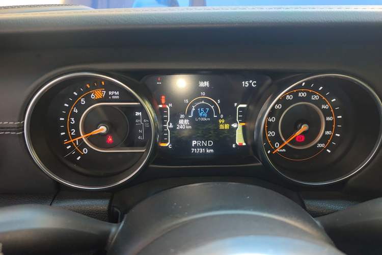 Used Jeep Wrangler 2019 2.0T Sahara Four-Door Version China VI Emission Standard