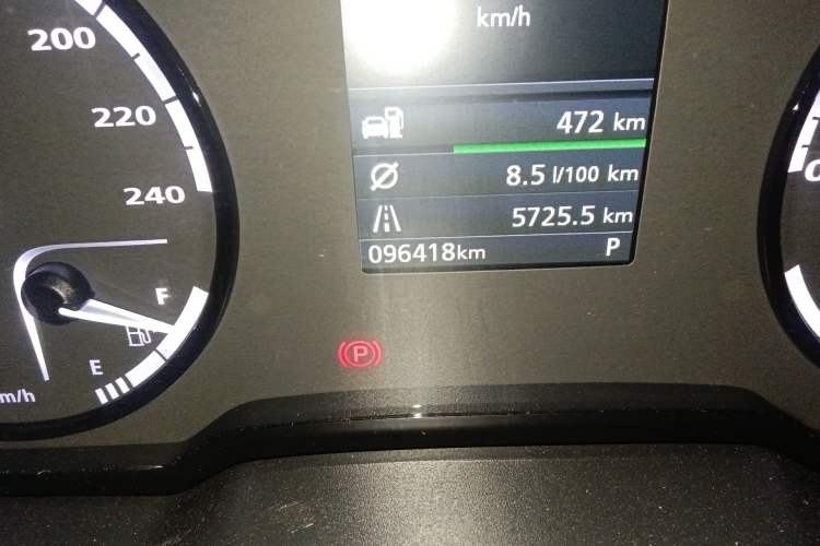 Used Qoros 5 2016 1.6T Automatic Luxury Model Odometer Close Up