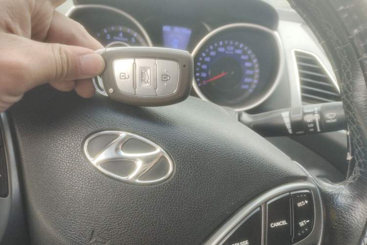 Used Hyundai Elantra (5th Generation / Langdong) 2015 1.6L Automatic Leading Model Vehicle Key