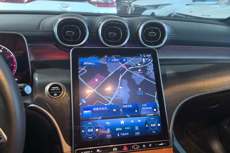 Used Mercedes-Benz GLC 2023 Facelift GLC 260 L 4MATIC Dynamic Version 5 Seats