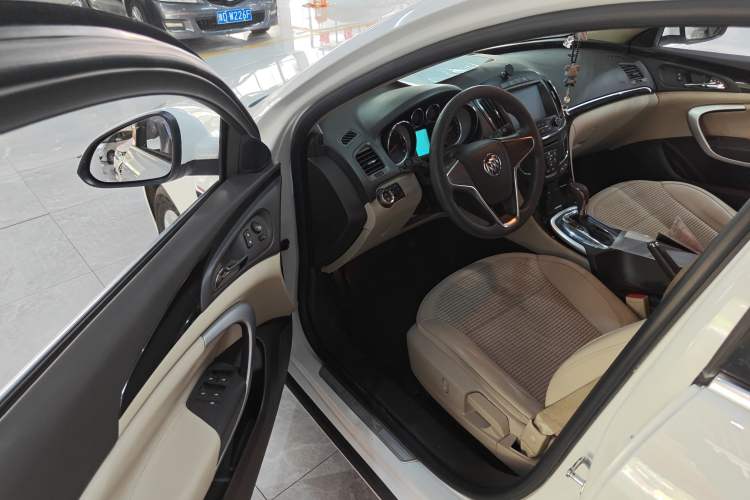 Used Buick Regal 2015 2.0L Leading Fashion Edition