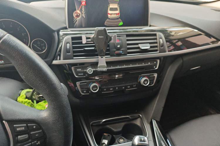 Used BMW 3 Series 2017 320Li Fashion Model Audio And AC Panel