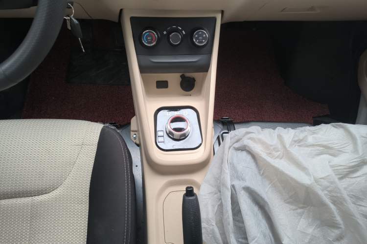 Used Kuayue Kuayue Xing V7 EV 2025 Model, 255km Smart Enjoyment Version, 6 Seats, 38.64 kWh
