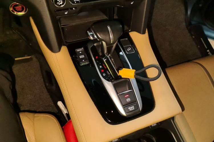 Used Honda UR-V 2020 240TURBO Front-Wheel Drive Elegant Edition Gear Lever