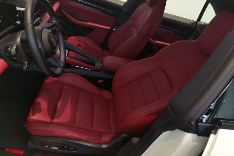 Used Porsche Macan 2024 Macan 4
