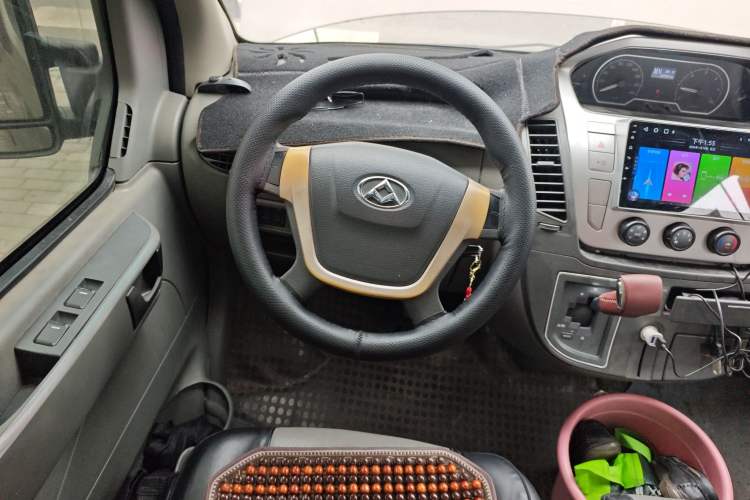 Used SAIC MAXUS Xintu V80 2017 2.5T AMT Aoyuntong National V Long Wheelbase Mid-Roof Design 6–10 Seats