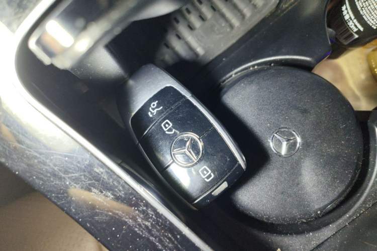 Used Mercedes-Benz E-Class 2016 E 300 L Sporty and Stylish Model