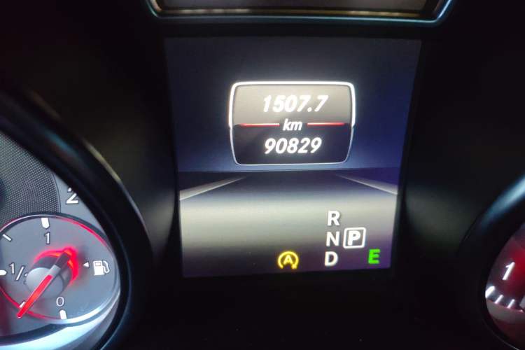 Used Mercedes-Benz GLA 2015 GLA 200 Odometer Close Up