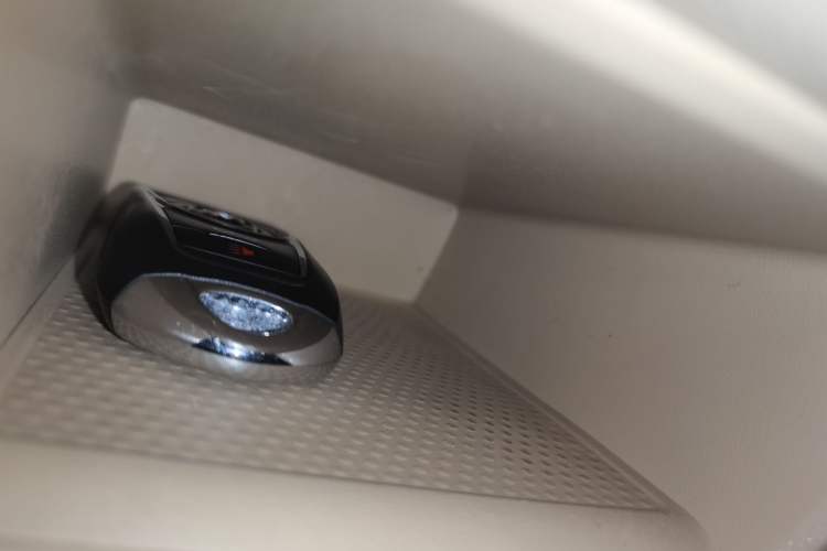 Used Buick GL8 2023 Facelifted Land Cruiser Executive Luxury Version