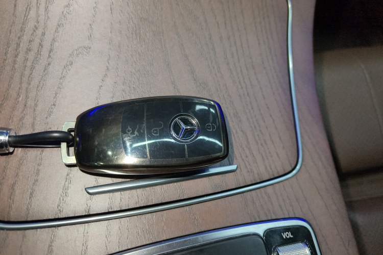 Used Mercedes-Benz E-Class 2023 Facelift E 260 L