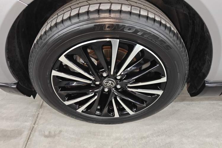 Used Toyota Venza 2022 2.0L CVT Two-Wheel Drive Prestige Edition
