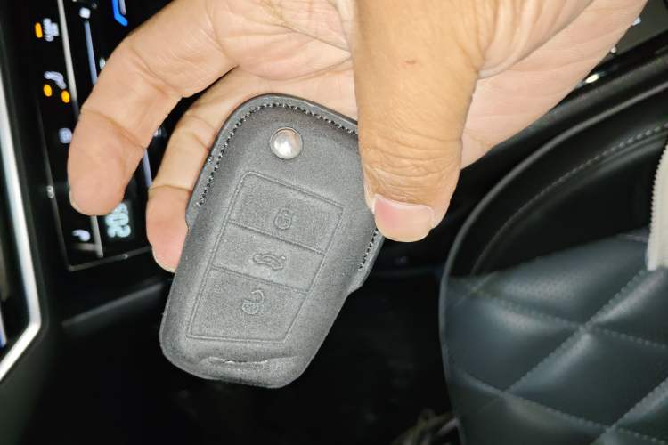 Used Volkswagen Sagitar 2023 280TSI DSG Excellence Plus Edition Vehicle Key