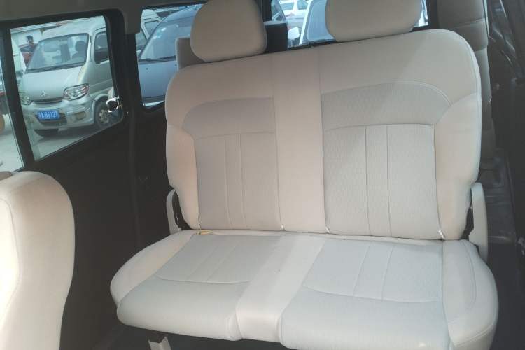 Used FORTHING Lingzhi 2023 M5L 1.6L Base Model 7 Seats
