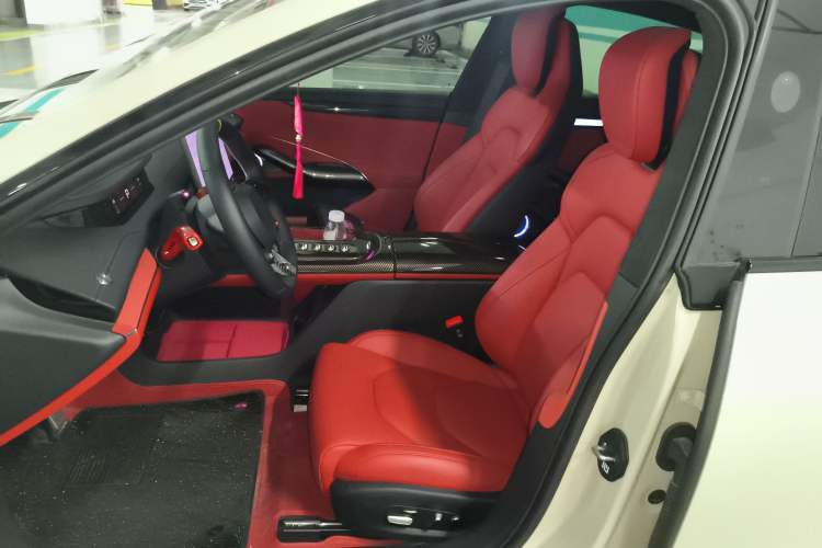 Used Xiaomi Auto SU7 2024 Four-Wheel Drive Ultra-Long Range Advanced Intelligent Driving Max Edition