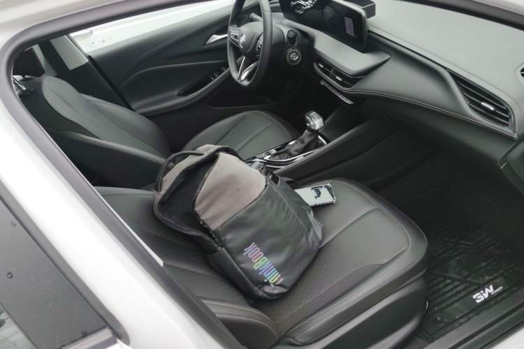 Used Buick Verano 2023 Pro Enjoyment Edition Right Front Seat