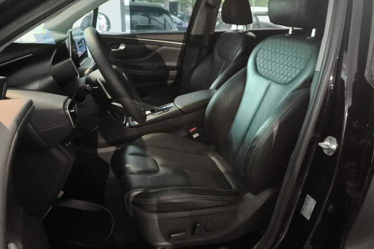 Used Hyundai Santa Fe 2019 380 TGDi GLS Automatic 2WD Luxury Version China VI Standard Left Front Seat