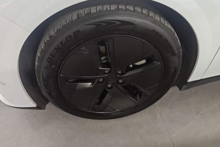 Used Li Auto i6 2025 Model Two-Wheel-Drive Standard Type
