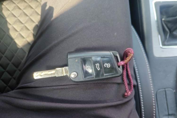 Used Skoda Octavia 2019 1.5L Manual SmartDrive Luxury Edition China VI Standard Vehicle Key