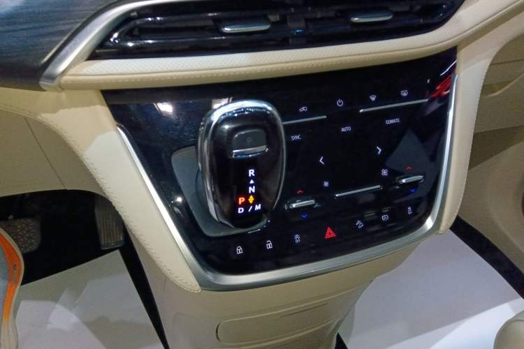 Used Buick GL8 2022 ES Landtrek 653T Flagship Model
