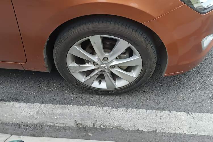 Used Hyundai Verna Ray 2014 1.6L Automatic TOP Exterior 7