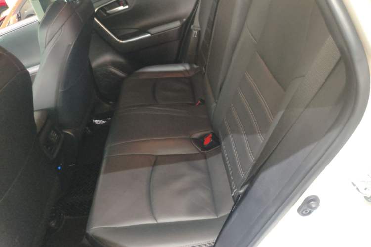 Used Toyota Wildlander 2022 Dual-Engine 2.5L E-CVT Two-Wheel Drive Luxury PLUS Edition Left Rear Seat