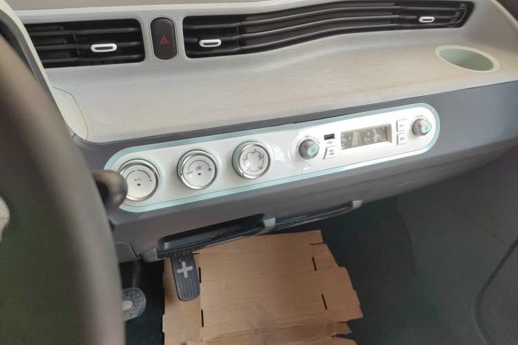 Used Wuling Hongguang MINIEV 2021 Macaron Premium Model – Lithium Iron Phosphate
