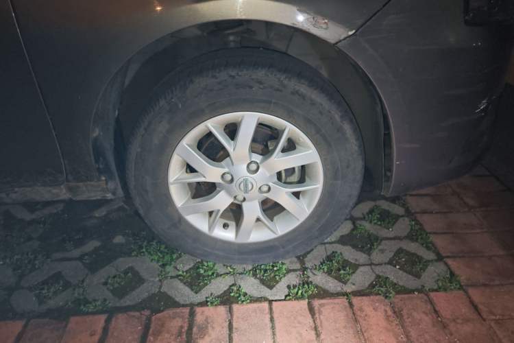 Used Nissan Sunny 2015 1.5XE CVT Comfort Edition Right Front Wheel Hub