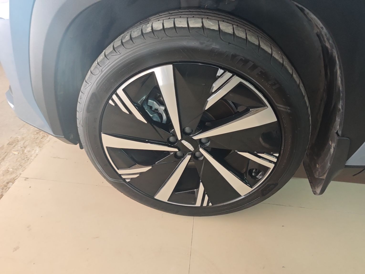 Geely Auto FX11 2023 2.0TD DCT Prestige Edition — снимка 10