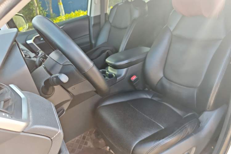 Used Toyota RAV4 2020 2.0L CVT Two-Wheel Drive Fashion Edition
