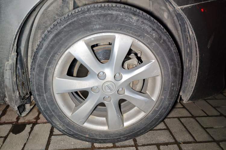 Used Nissan Tiida 2011 1.6L CVT Smart Version Right Front Wheel Hub