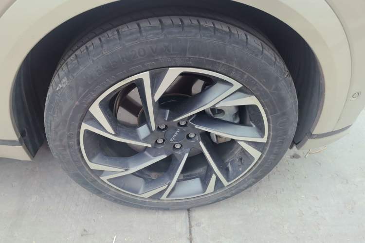 Used Lynk & Co 09 EM-P 2021 2.0T PHEV Halo Six-Seater Right Front Wheel Hub