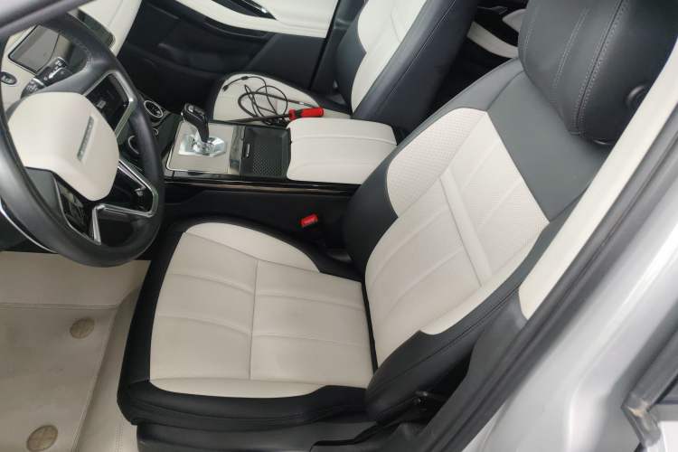 Used Land Rover Range Evoque 2023 Aurora L 249 PS Luxury Edition Left Front Seat