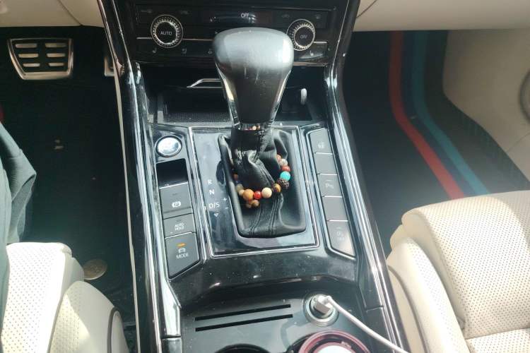 Used Volkswagen Phideon 2016 380TSI Two-Wheel-Drive Luxury Edition
