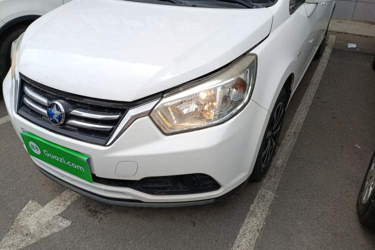 Used Venucia R50 2015 1.6L Manual Fashion Edition