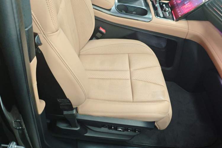 Used Nio ES8 2020 580 km Signature Edition 7-Seater Version
