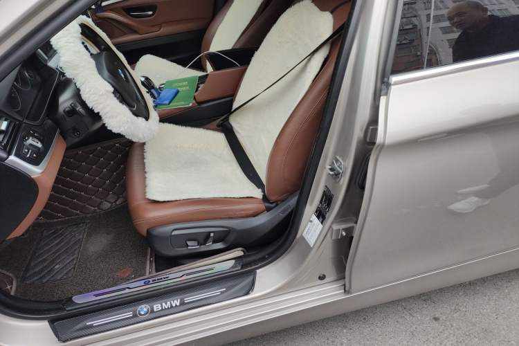 Used BMW 5 Series 2014 520Li Elegant Model
