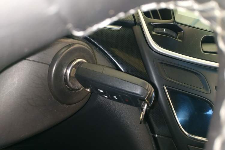 Used Buick Regal 2015 1.6T Leading Technology Model Vehicle Key