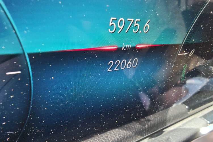 Used Mercedes-Benz GLB 2023 GLB 220 Sport Edition Odometer Close Up