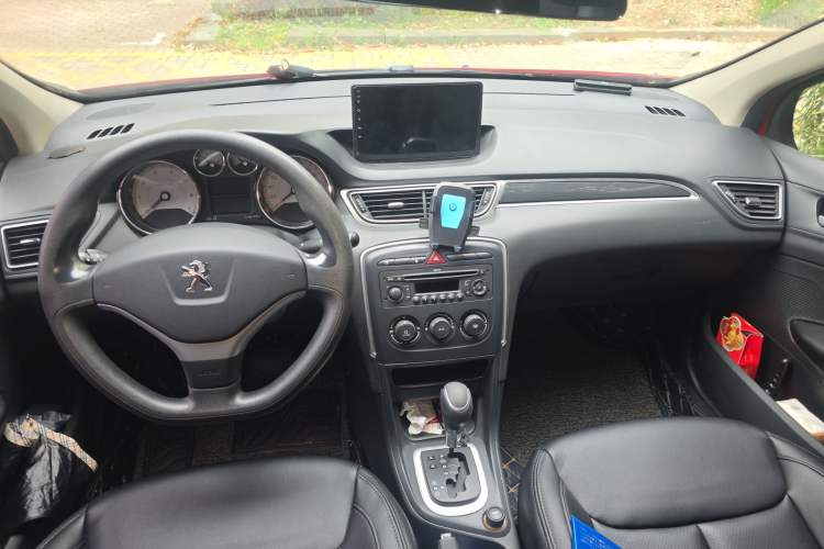 Used Peugeot 308 2013 1.6L Automatic YouShang Model Center Console