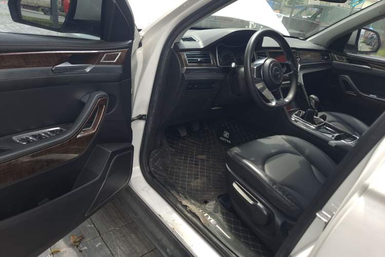 Used Zotye Domy X7 2017 1.8T Manual Luxury Model
