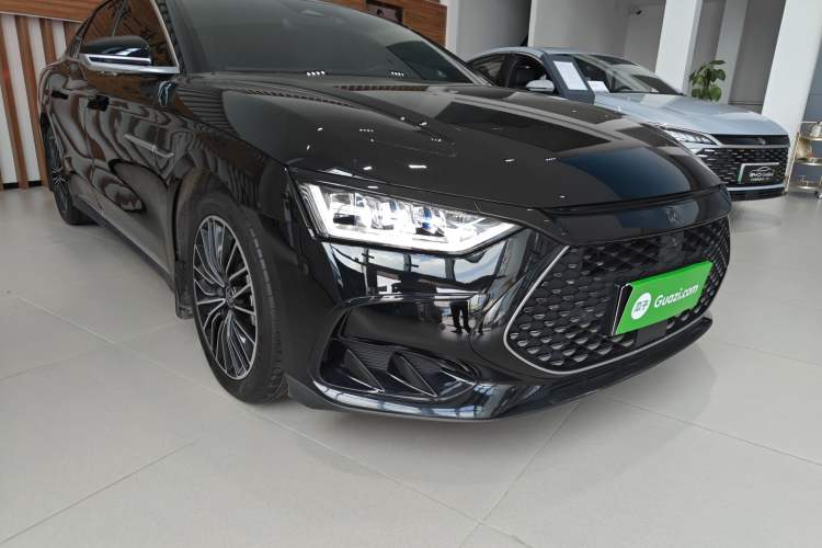 Used BYD Han 2024 DM-i Glory Edition 121KM Premium Model Front Right 45 Deg