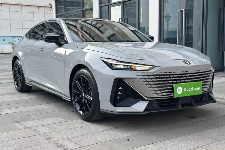 Used Changan UNI-V 2022 1.5T Prestige Version