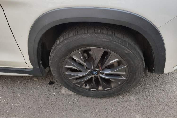 Used BYD Song New Energy 2019 Song DM 1.5TID Smart Connect Premium Model
