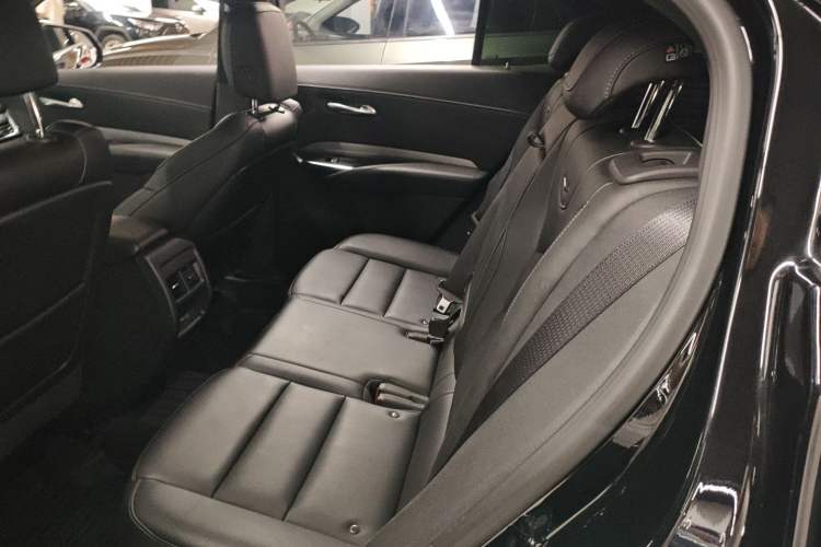 Used Cadillac XT4 2022 28T Two-Wheel-Drive Luxury Version