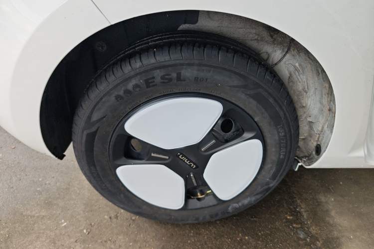 Used CHANGAN NEVO Lumin 2022 155 km – Refreshingly Sweet Edition Right Rear Wheel Hub